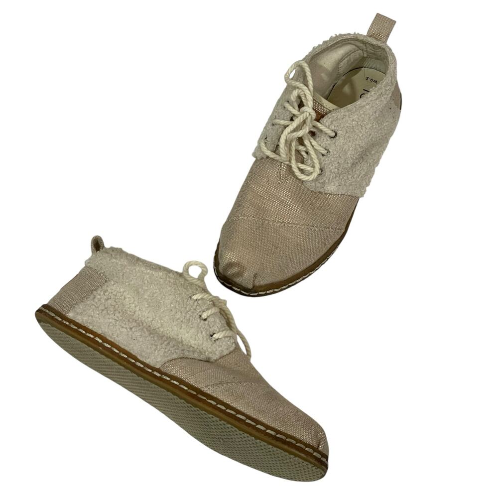TOMS Women's Bota Blended Boots in Natural Plush Shearling 9.5